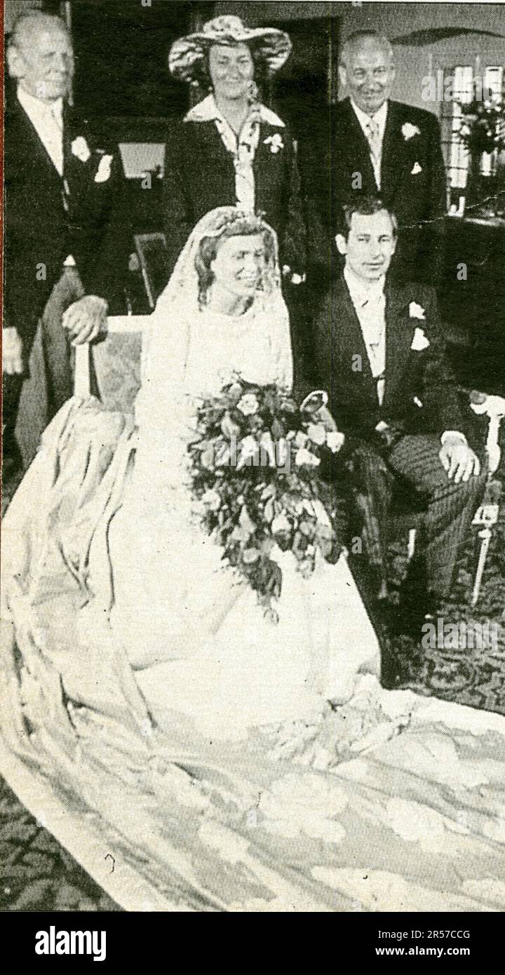 Le 24 mai 1975,le Prince Louis-Ferdinand de Prusse épousait la comtesse donata zu Castell-Rüdenhausen,dans le Village de Rüdenhausen.Derrière les mari Foto Stock