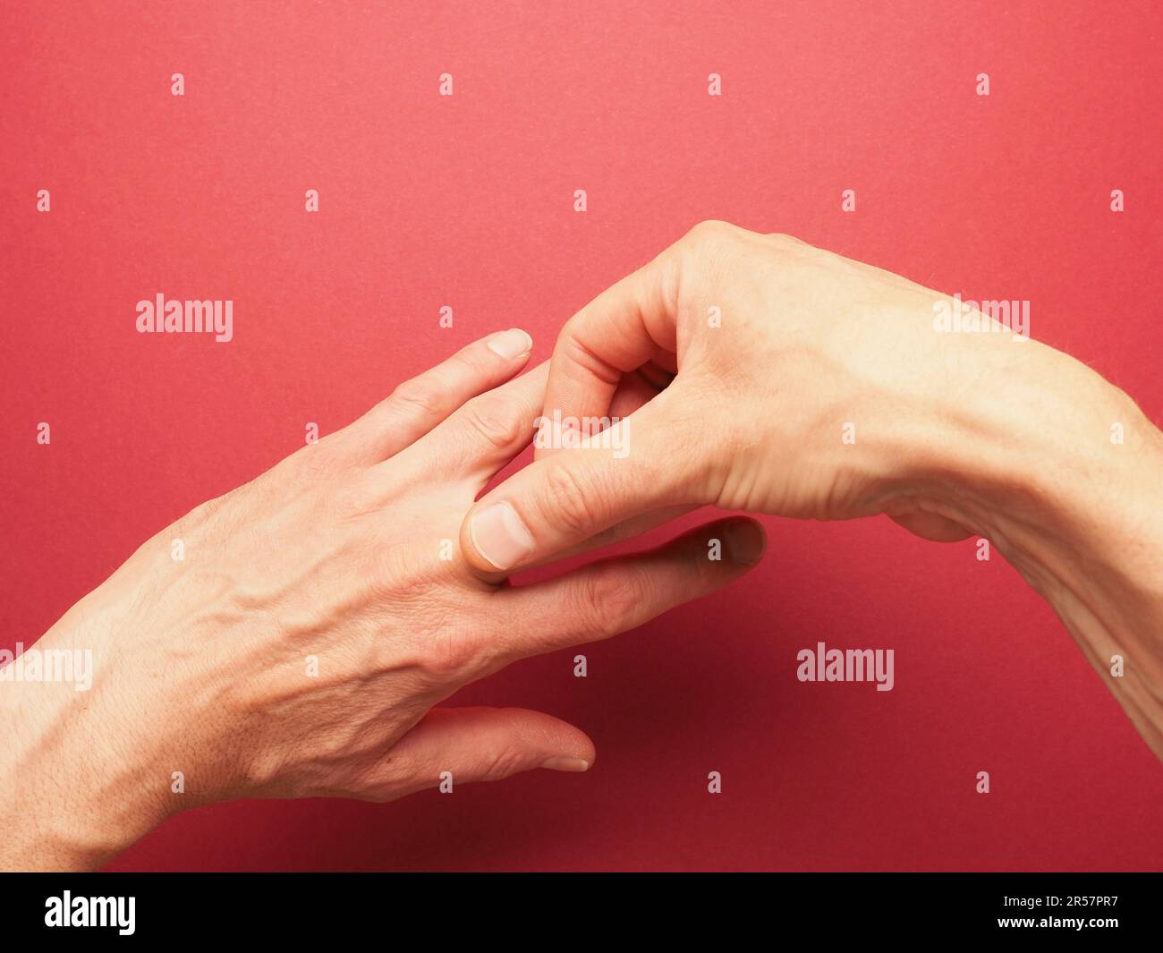 Posizione manuale per mudra n. 2 in Jin Shin Jyutsu, metodo di guarigione alternativo o concetto di auto-aiuto, medicina asiatica, sensibilizzazione Foto Stock