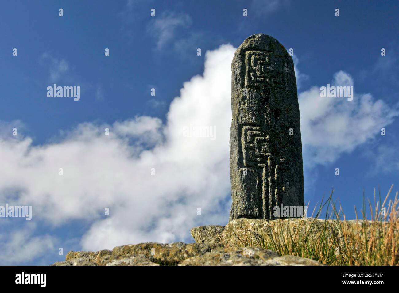 Turas, Glencolumbkille, County Donegal, Gleann Cholm Cille, Glencolmcille, Pietra in piedi, Irlanda Foto Stock
