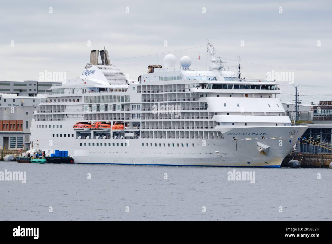 Nave da crociera Seven Seas Navigator al porto di Halifax Foto Stock