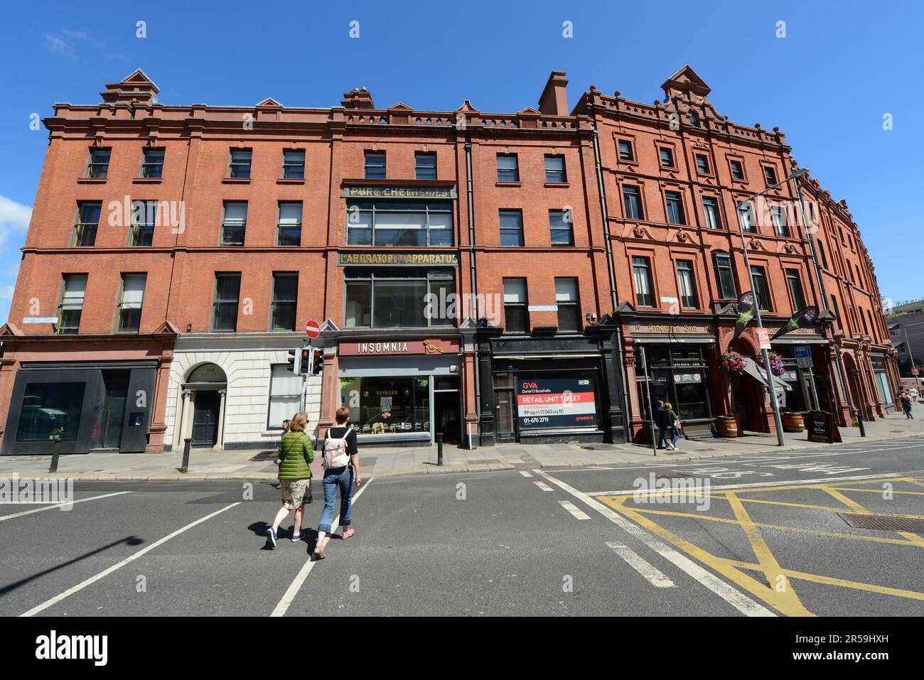 Vecchi edifici in mattoni rossi a Lincoln Pl, Dublino, Irlanda. Foto Stock