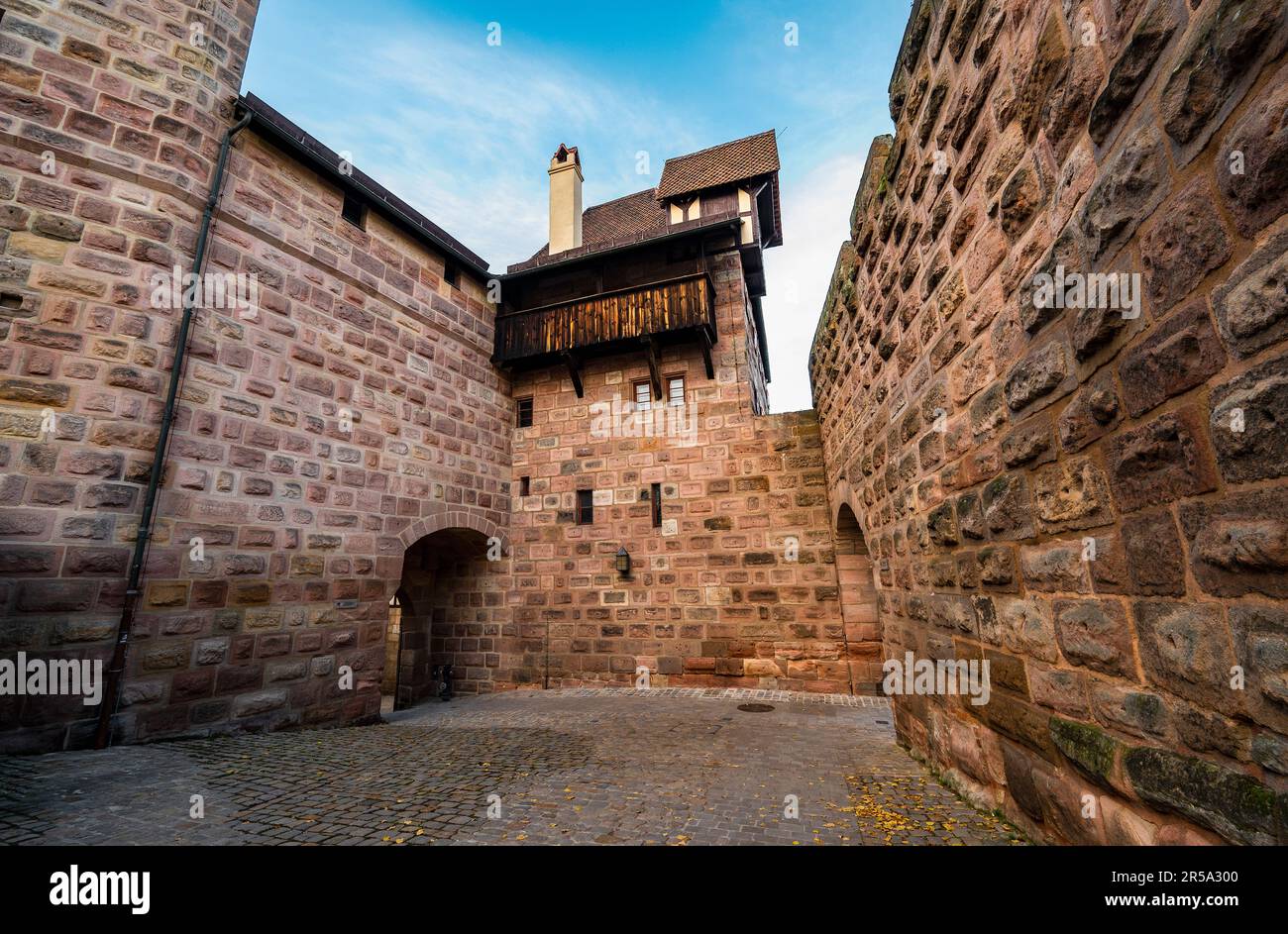 Il cortile del castello di Kaiserburg a Norimberga Foto Stock