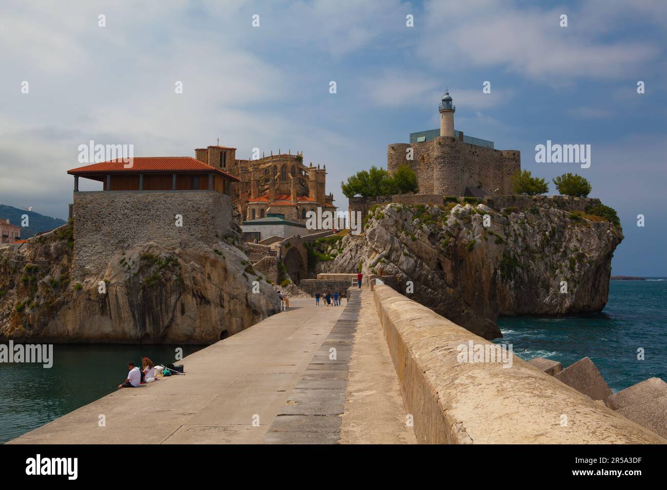 Cattedrale di Santa Maria de la Asuncion e Castello medievale Castro Foto Stock