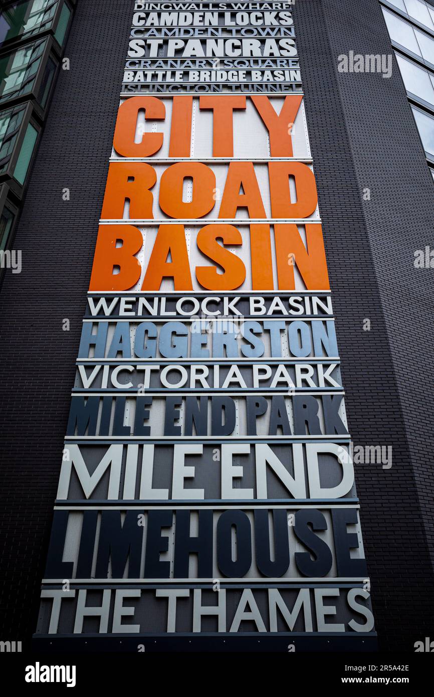 City Road Basin London - 250 City Road Nhow Hotel - 190 camere nhow hotel al 250 City Rd sviluppo. Gli architetti Foster + Partners hanno aperto il 2019. Foto Stock