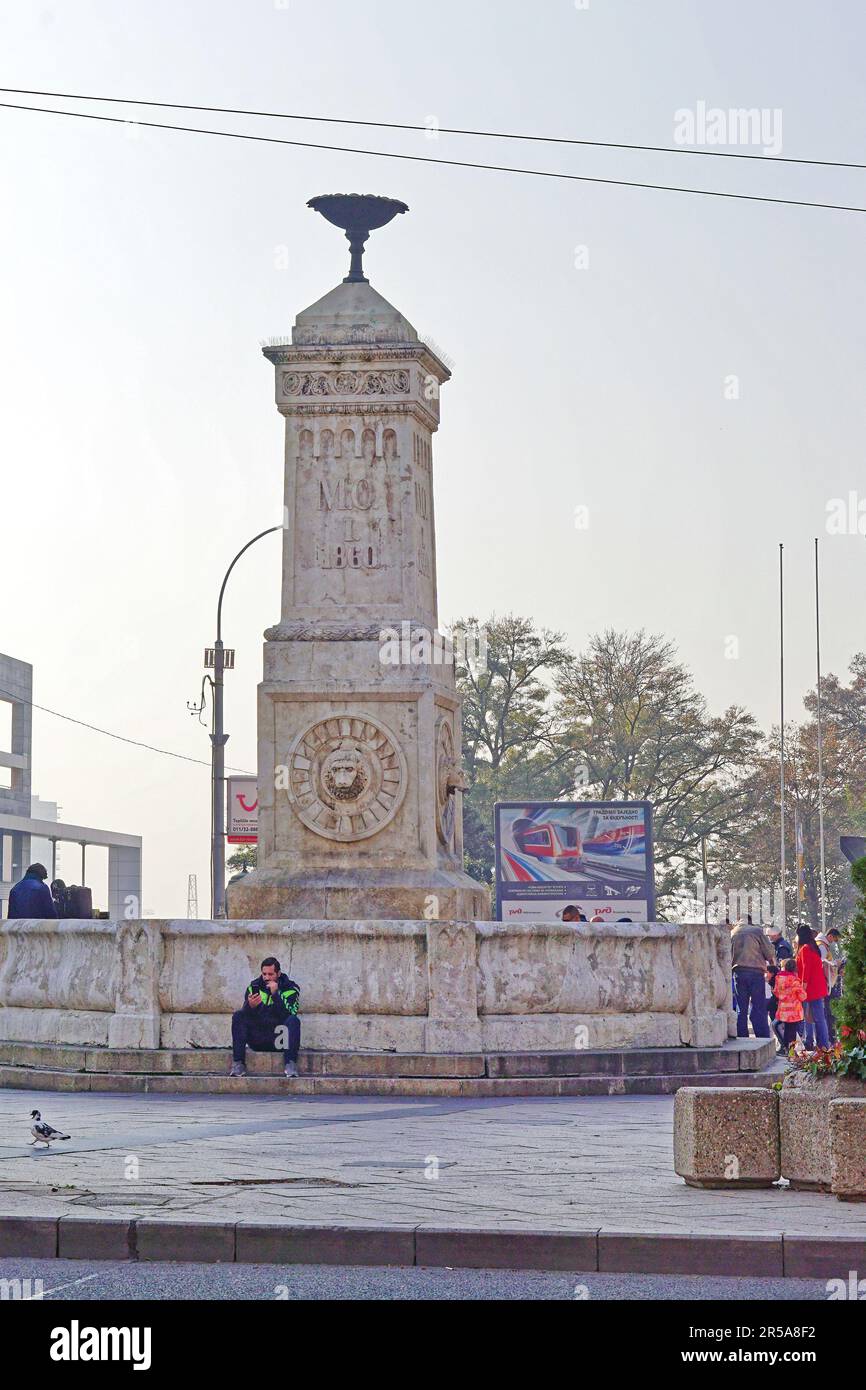 Belgrado, Serbia - 8 novembre 2020: Storica fontana punto di riferimento in via Terazije nella capitale giorno di caduta. Foto Stock