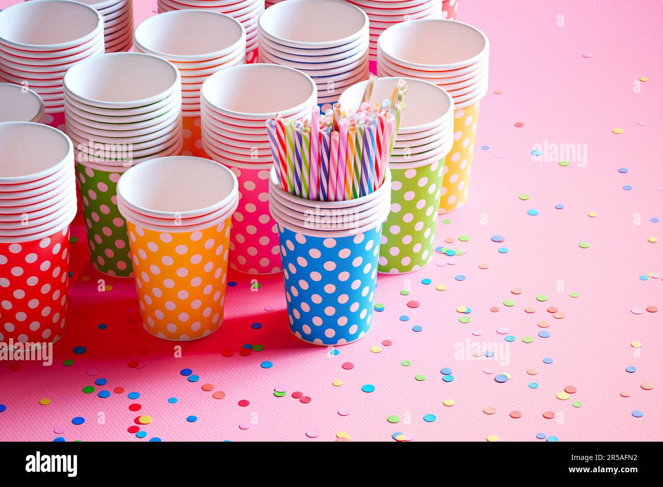 Un gran numero di bicchieri per bevande usa e getta multicolore con  cannucce per bevande all'interno di uno di essi. Festa per bambini. Buon  compleanno. Recycl Foto stock - Alamy