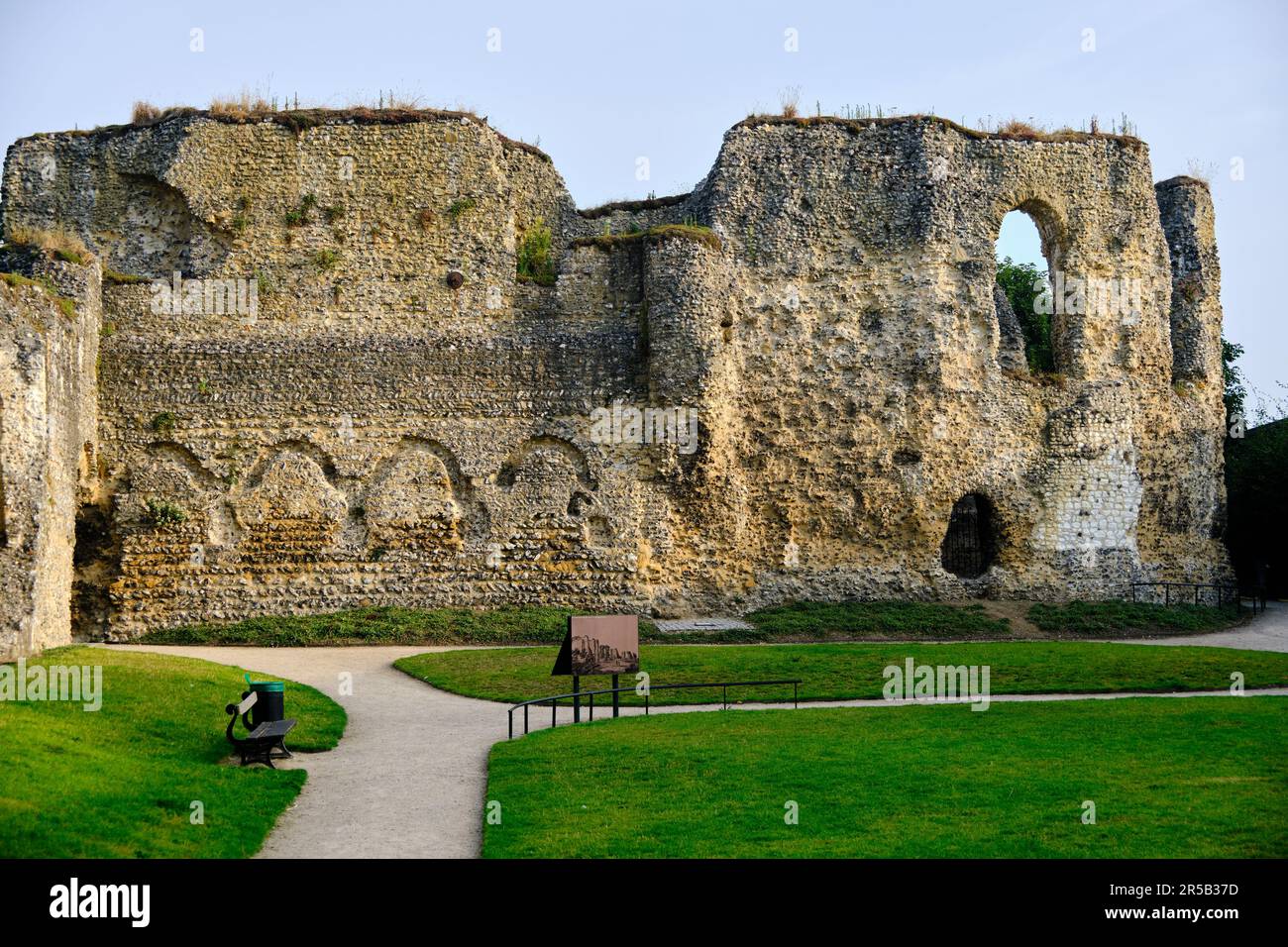 Reading, Berkshire Regno Unito 06 settembre 2021. Abbazia dormitorio rovine Foto Stock