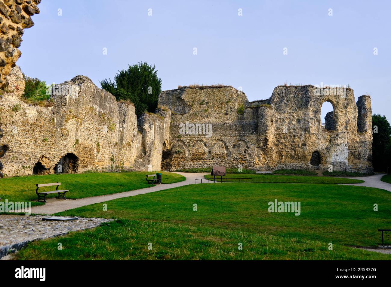 Reading, Berkshire Regno Unito 06 settembre 2021. Abbazia dormitorio rovine Foto Stock