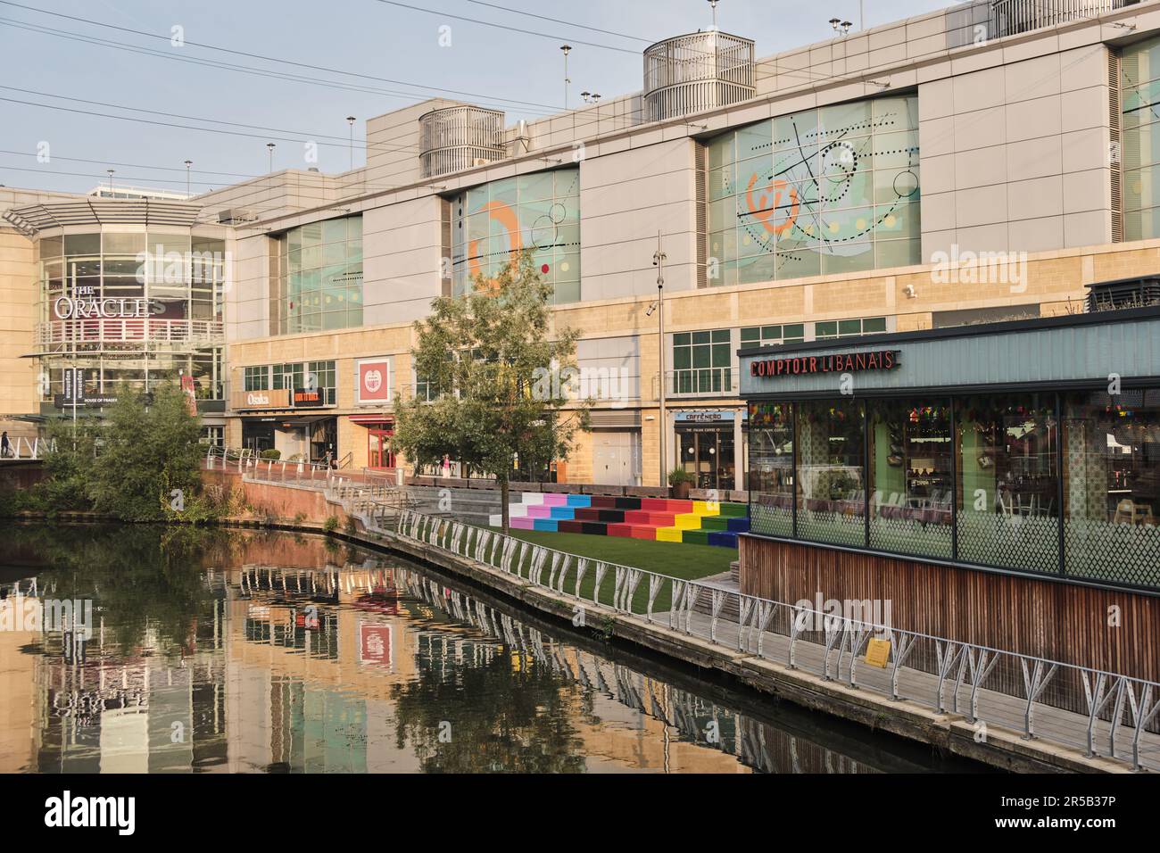 Reading, Berkshire, Regno Unito, Inghilterra 06 settembre 2021. Riverside sul centro commerciale Oracle . Foto Stock