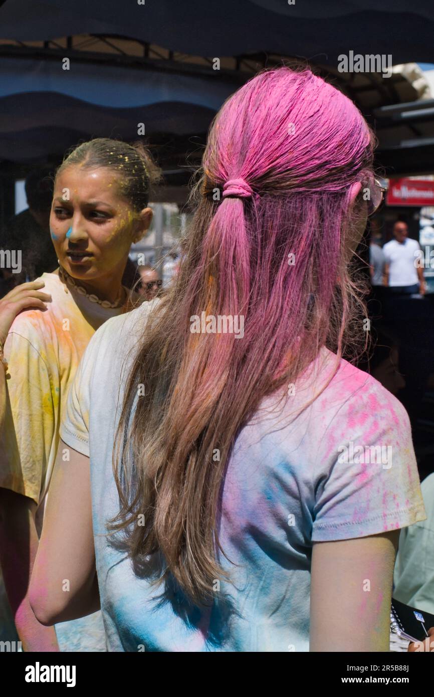 Tour del pianeta a colori a Bonifacio, una gara colorata Foto Stock