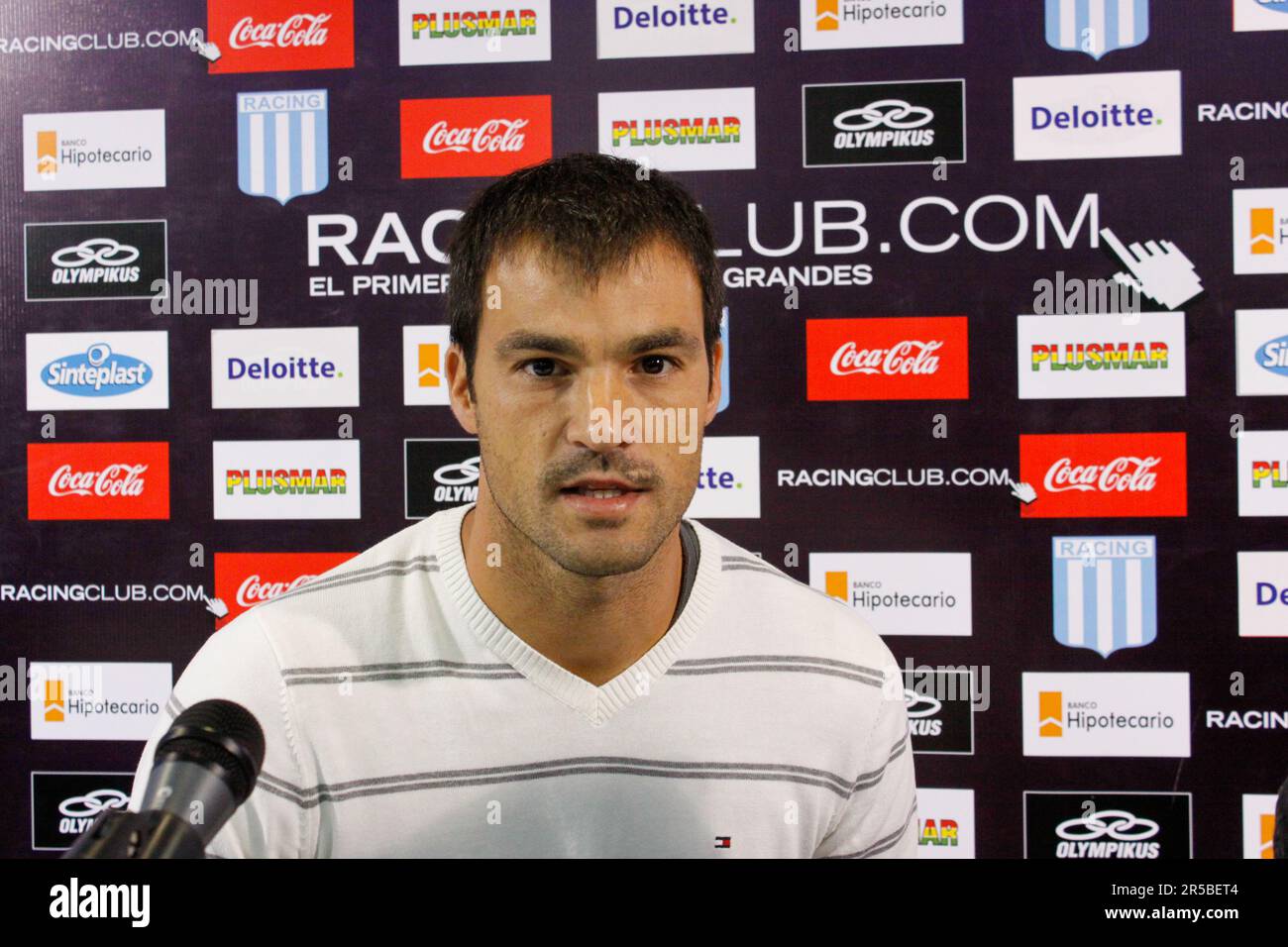 Avellaneda, Argentina, 4 luglio 2011. Presentazione ufficiale di Sebastian Saja come calciatore del Racing Club. Credito: Fabideciria. Foto Stock