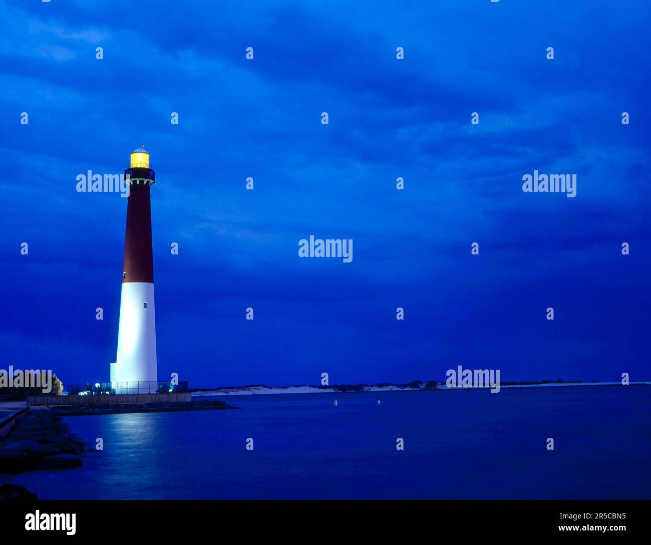 USA, New Jersey, Long Beach Island, faro di Barnegat (1857/58), faro al tramonto, Umore serale, umore notturno, Barnegat Light, Ocean County Foto Stock