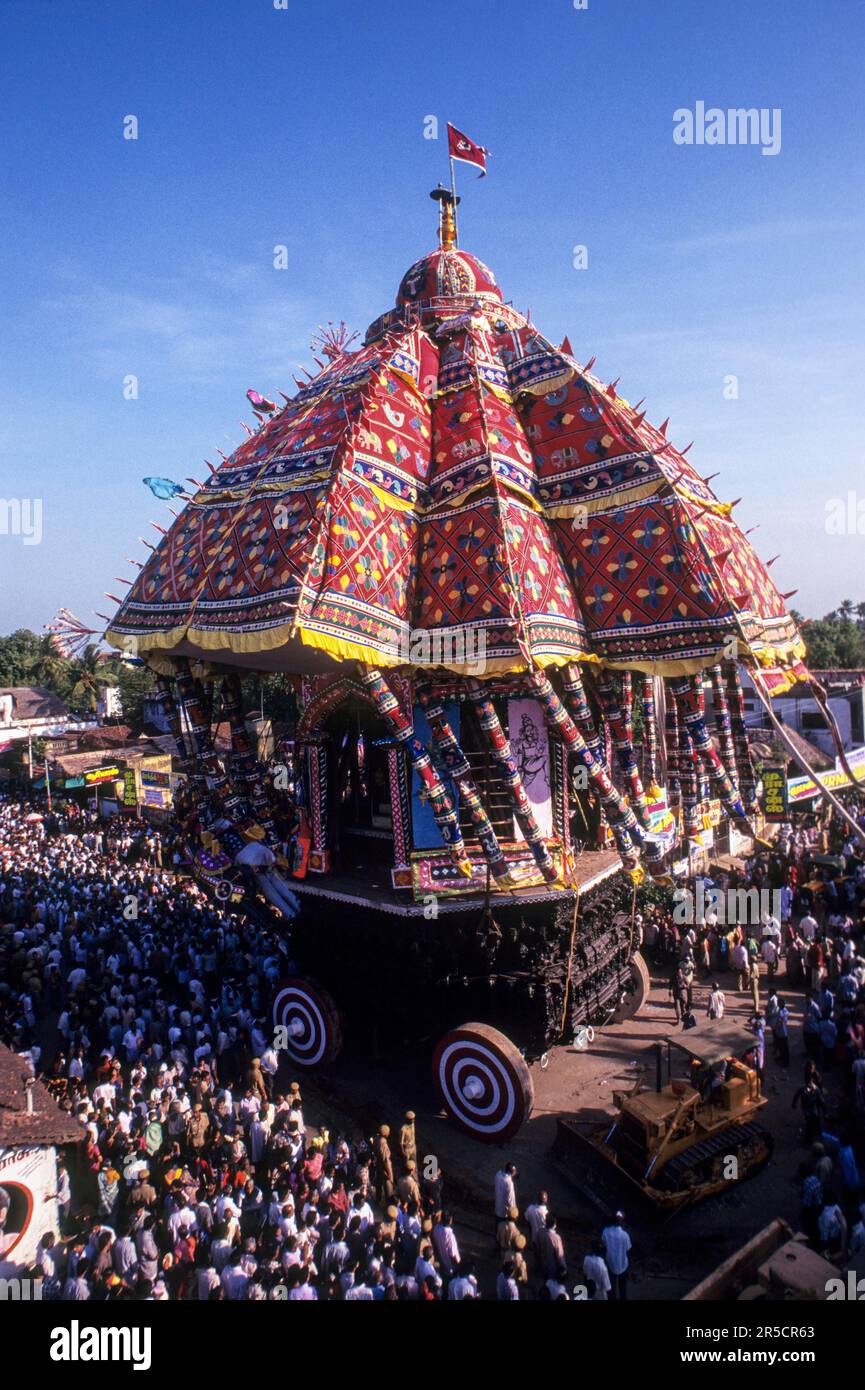 Festival dei carri tematici a Thiruvarur Tiruvarur, Tamil Nadu, India del Sud, India, Asia. Il più grande carro in India Foto Stock