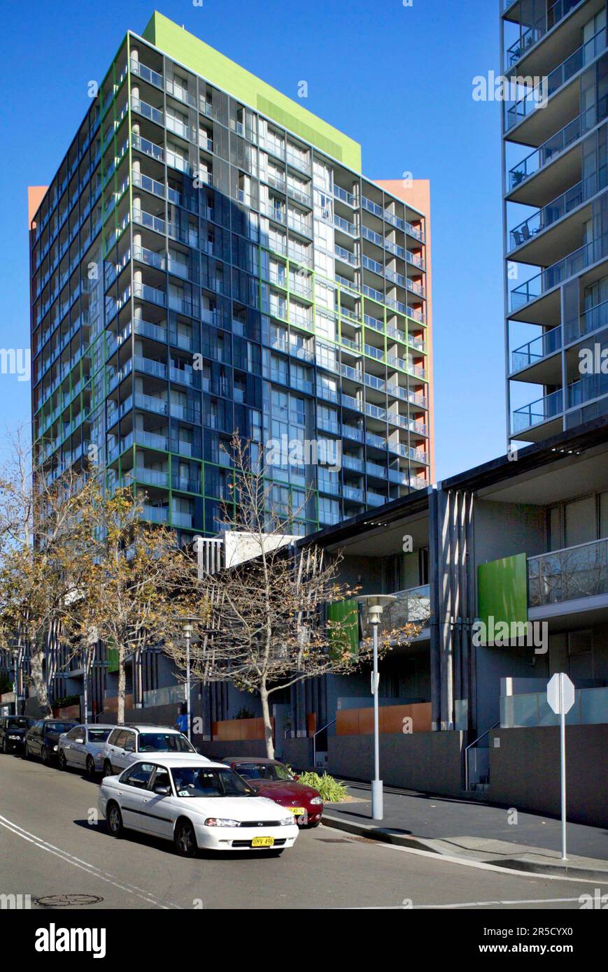 Il nuovo sobborgo di Jackson's Landing a Pyrmont, Sydney, NSW, Australia. Il quartiere residenziale è situato vicino al ponte Anzac, Johnston's Bay e Glebe Island. Foto Stock