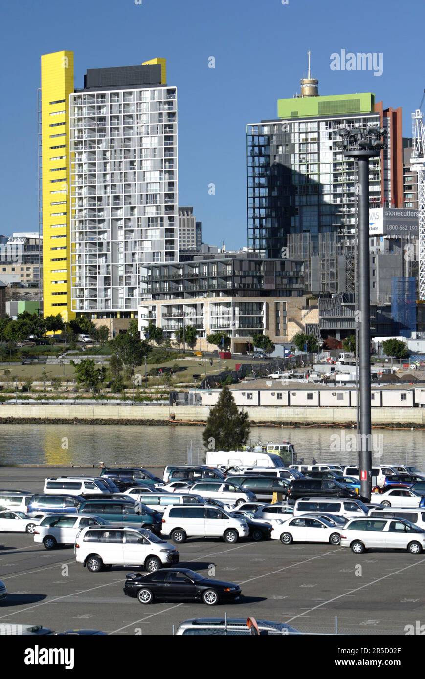 Il nuovo sobborgo di Jackson's Landing a Pyrmont, Sydney, NSW, Australia. Il quartiere residenziale è situato vicino al ponte Anzac, Johnston's Bay e Glebe Island. Foto Stock