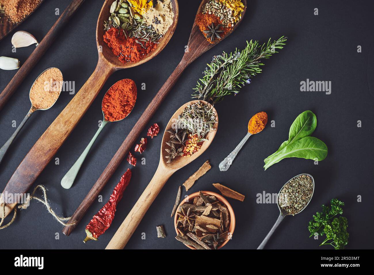 Hot e speziato è sempre il favorito della folla. un assortimento di spezie. Foto Stock