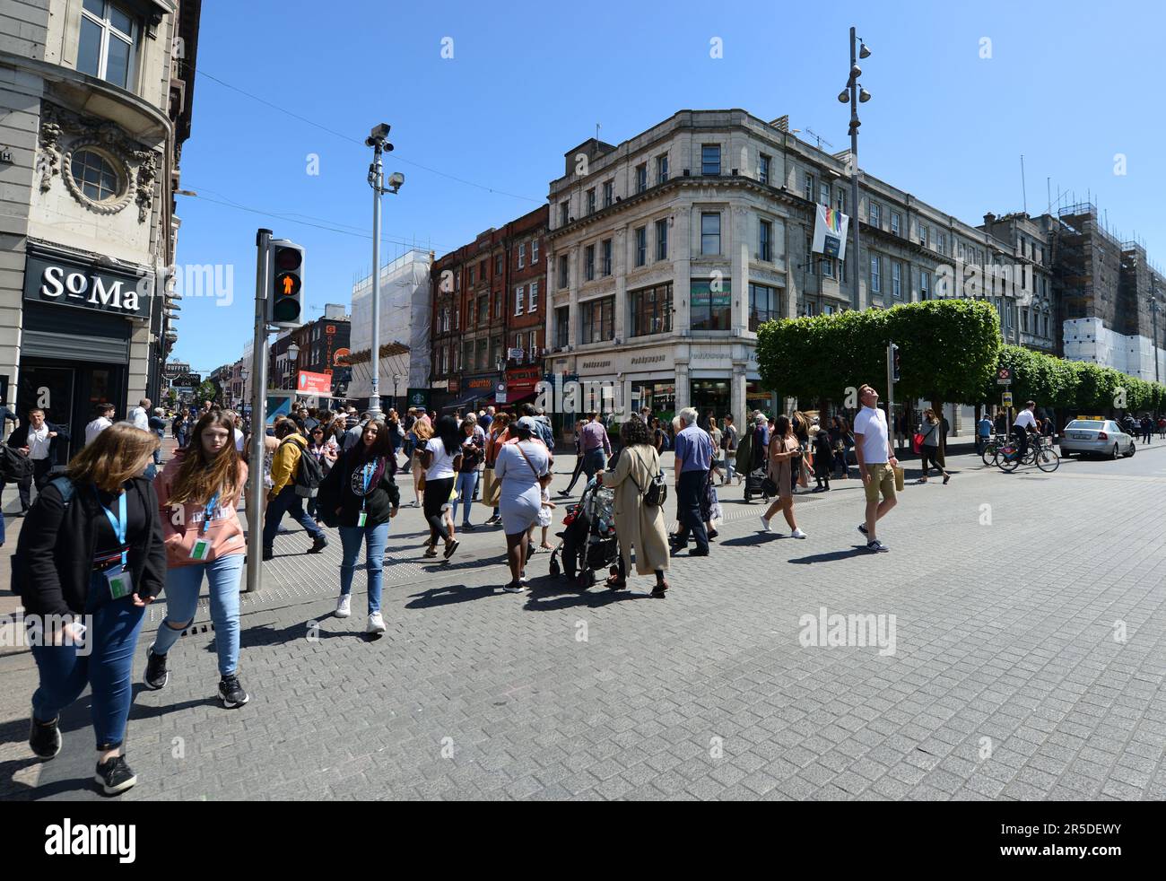 Angolo di o'Connell Street e Earl Street a Dublino, Irealand. Foto Stock