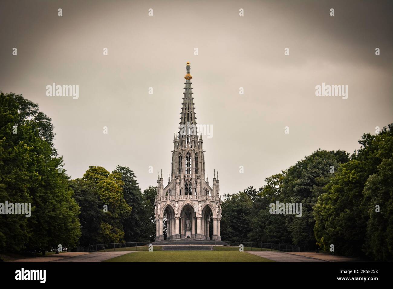 Il monumento neogotico al re Leopoldo nel Parco Laeken - Bruxelles, Belgio Foto Stock