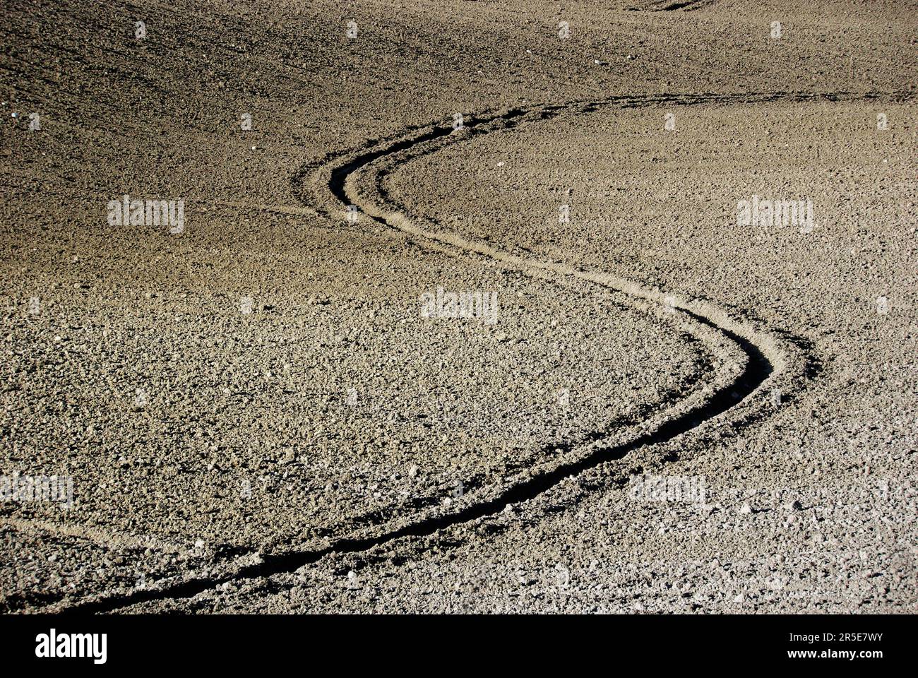 Solco in un campo arato Foto Stock