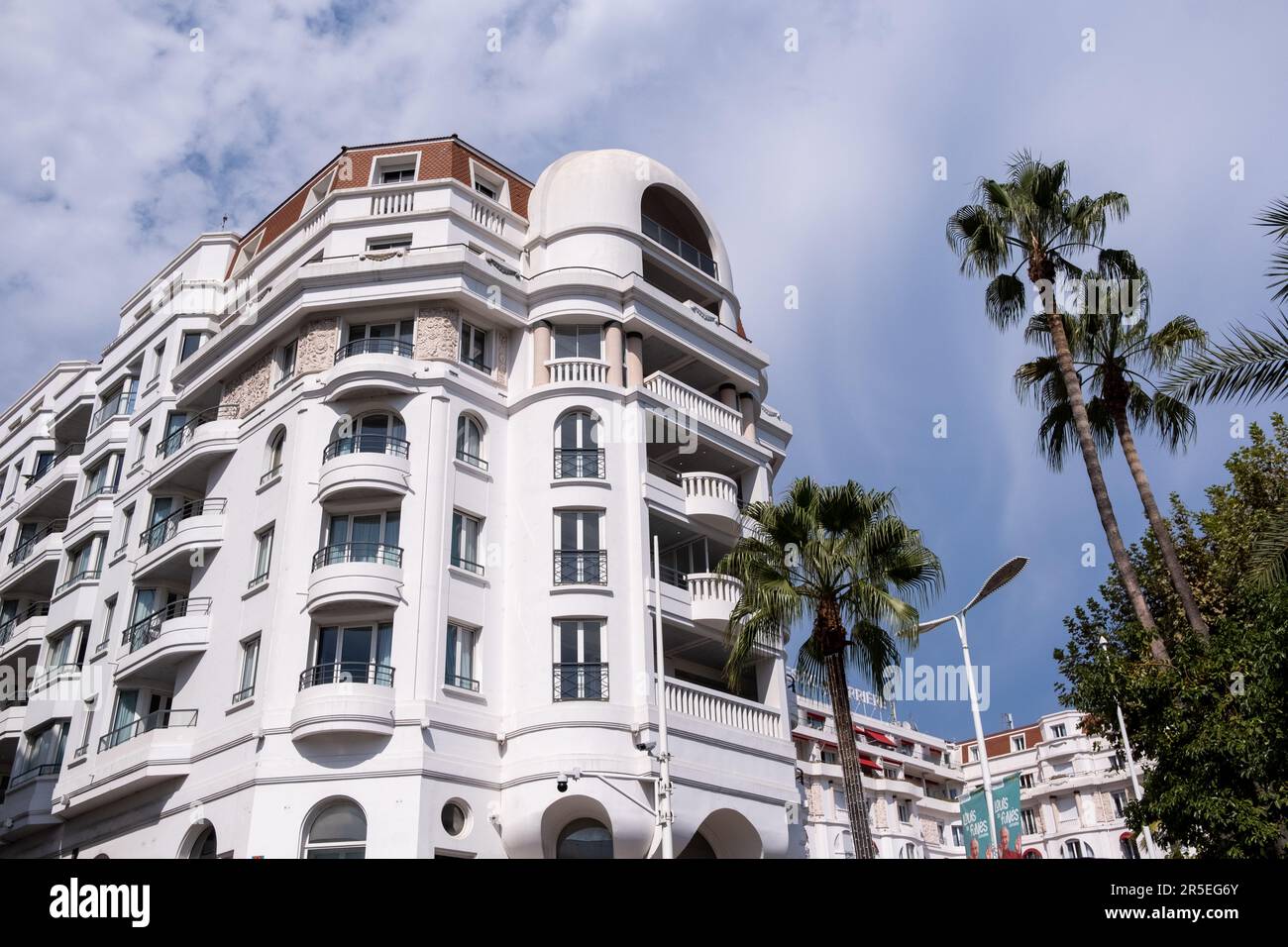 Francia, Provence Alpes Cote d'Azur, Cannes il 2022-08-11. Turismo e vita quotidiana nella mitica città di Cannes, famosa per il suo festival cinematografico e la sua Foto Stock