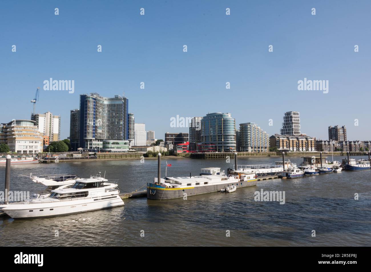 London Heliport and Babylon Gardens, Lombard Road, Battersea, Londra, SW11, Inghilterra, Regno Unito Foto Stock