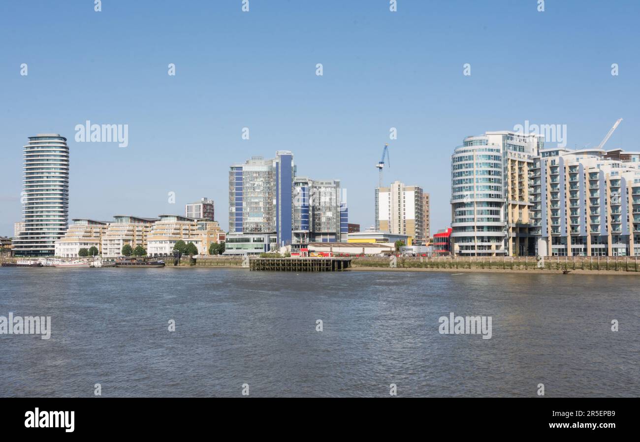 Falcon Wharf e London Heliport, Lombard Road, Battersea, Londra, SW11, Inghilterra, Regno Unito Foto Stock