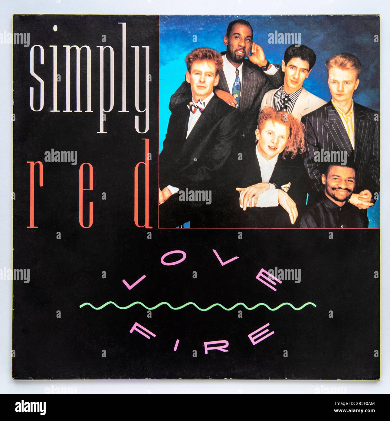 Copertina della versione singola da 12 pollici di Love Fire di Simply Red, rilasciata nel 1987 Foto Stock