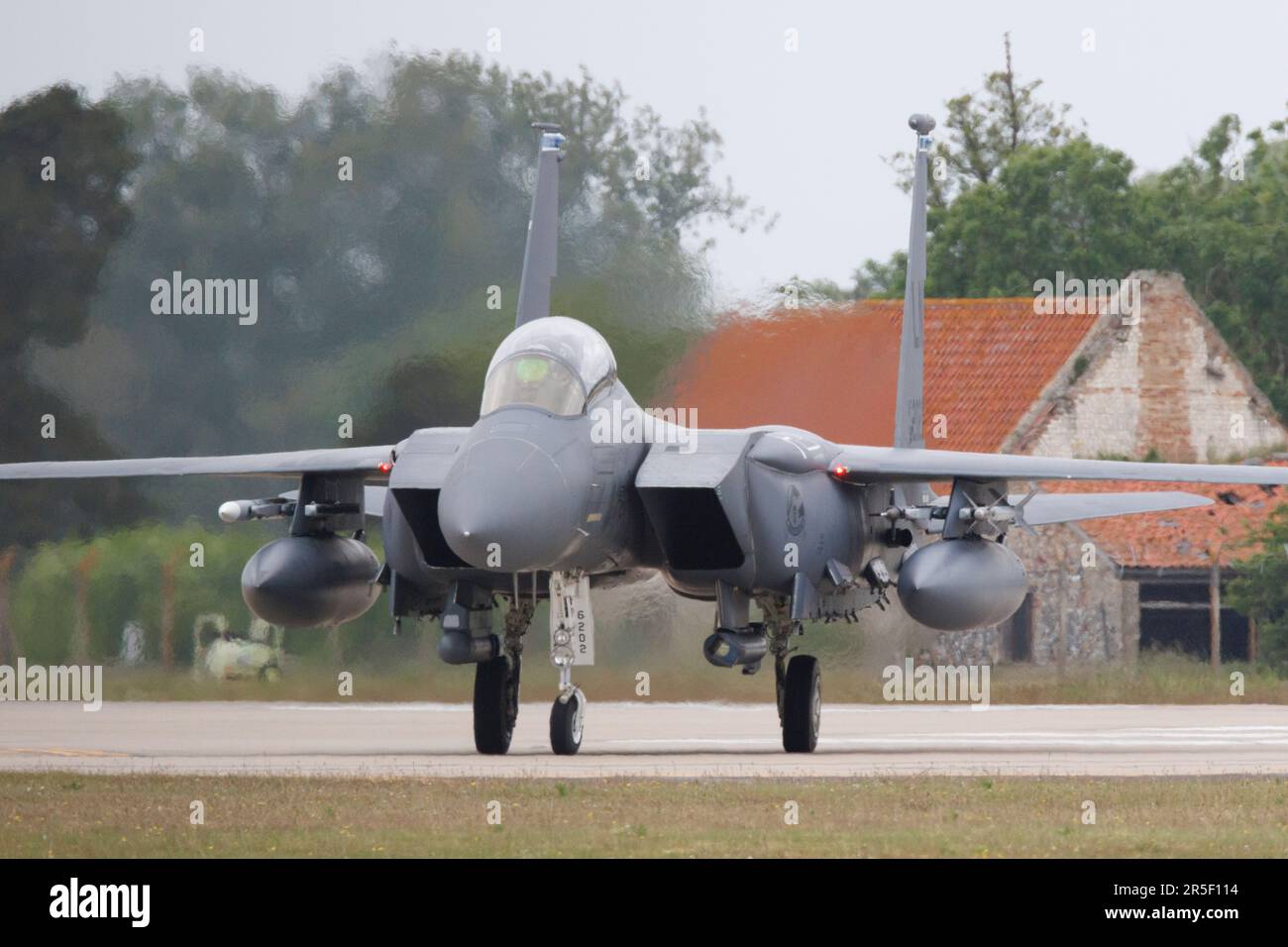 L'F-15E Strike Eagles decolla dalla RAF Lakenheath a Suffolk, Inghilterra Foto Stock