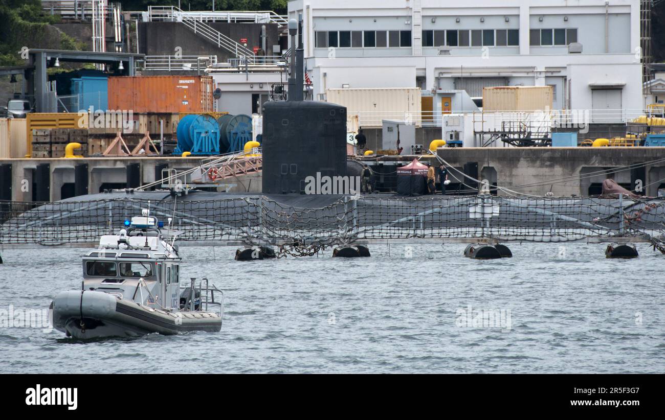 Yokusuka, Giappone. 03rd giugno, 2023. Il sottomarino di classe Los Angeles, USS Annapolis (SSN-760) è visto ancorato alle attività della flotta (FLEACT) Yokosuka in Kanagawa-Prefettura, Giappone il Sabato, 3 giugno 2023. Foto di Keizo Mori/UPI Credit: UPI/Alamy Live News Foto Stock
