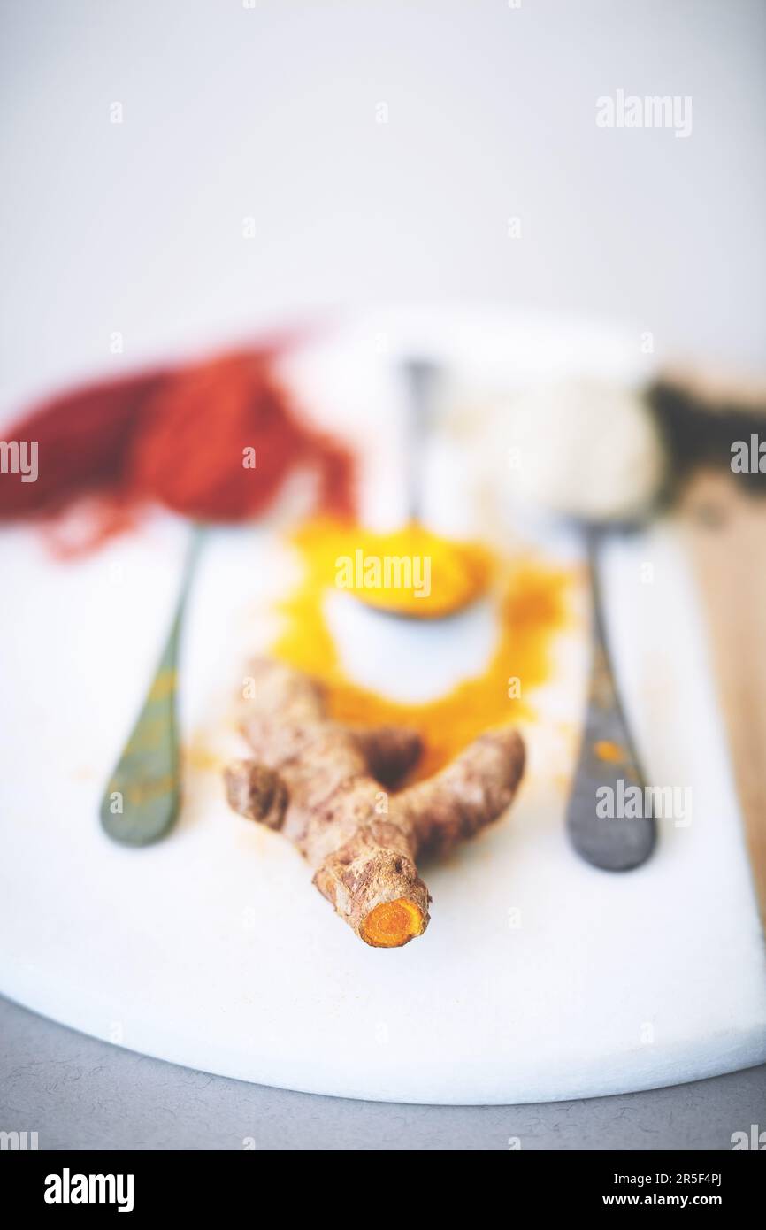 Heres una super spezia thatll aumentare la vostra salute. un assortimento di spezie. Foto Stock