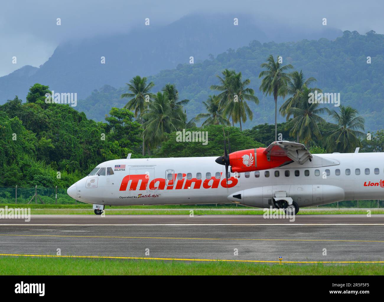 Langkawi, Malesia - 28 maggio 2023. 9m-LMU Batik Air Malaysia (Malindo) ATR 72-600 tassare per decollo dall'aeroporto di Langkawi (LGK), Malesia. Foto Stock