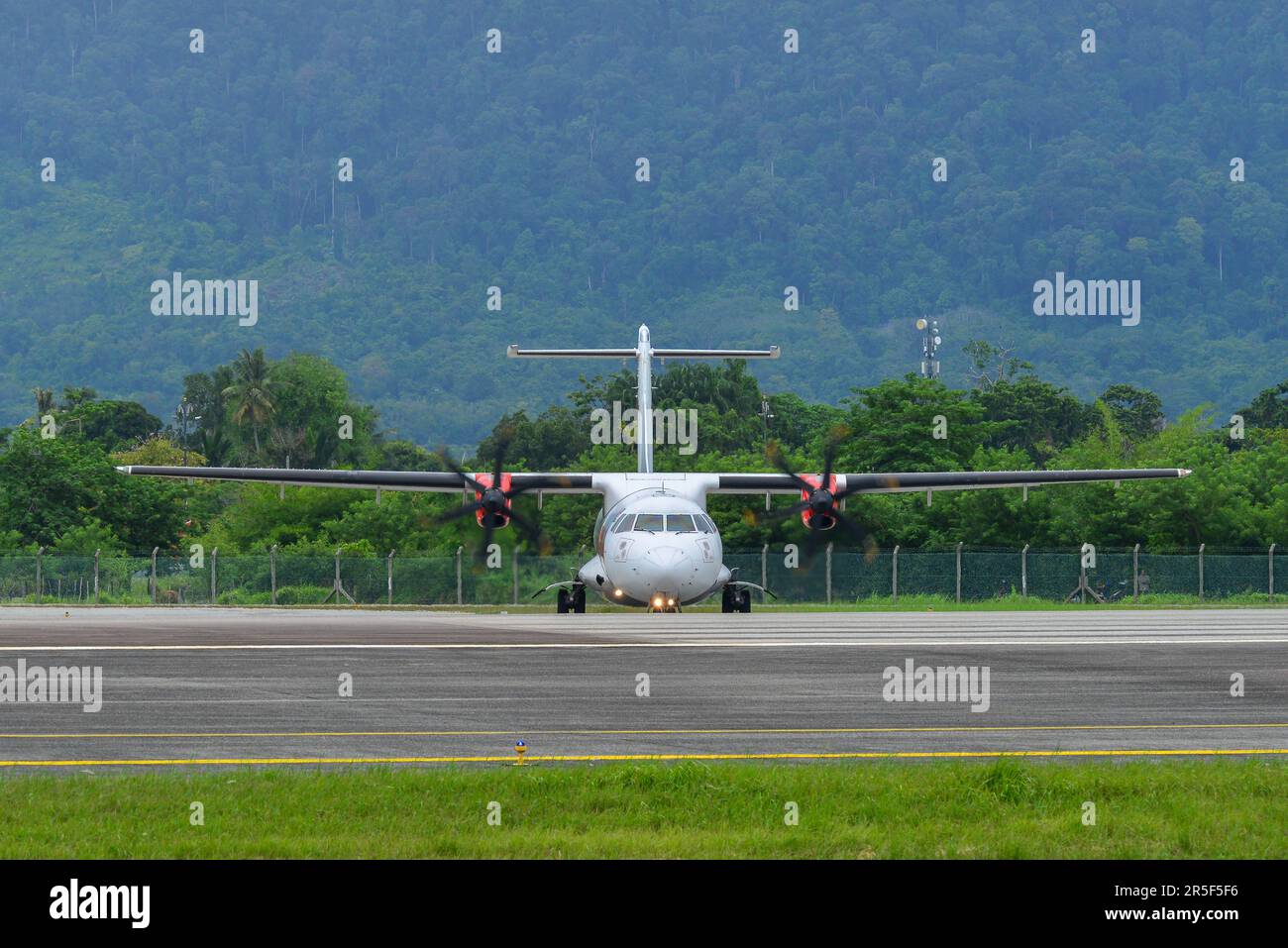 Langkawi, Malesia - 28 maggio 2023. 9m-LMU Batik Air Malaysia (Malindo) ATR 72-600 tassare per decollo dall'aeroporto di Langkawi (LGK), Malesia. Foto Stock