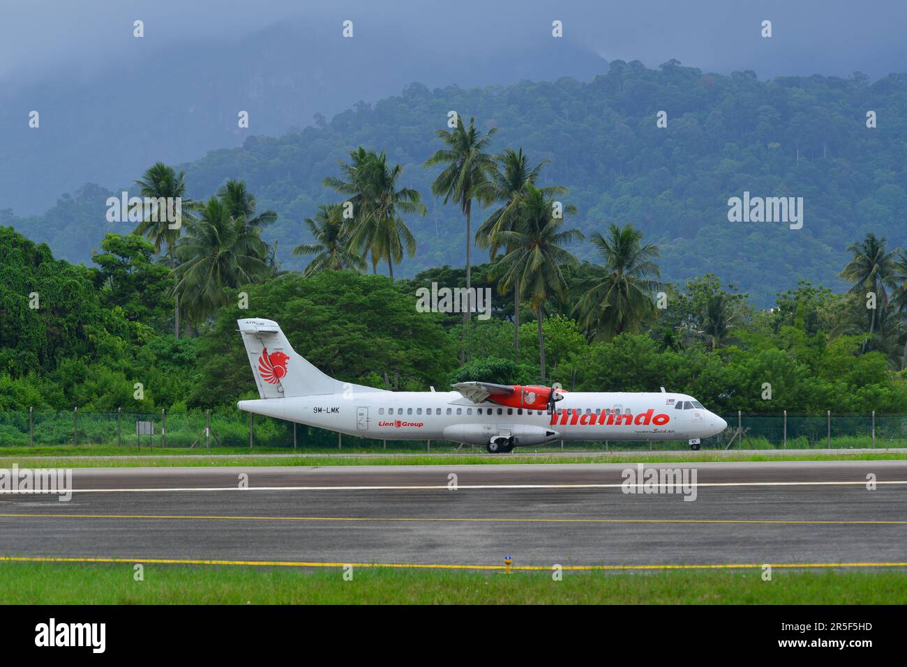 Langkawi, Malesia - 28 maggio 2023. 9m-LMK Batik Air Malaysia (Malindo) ATR 72-600 tassare per decollo dall'aeroporto di Langkawi (LGK), Malesia. Foto Stock