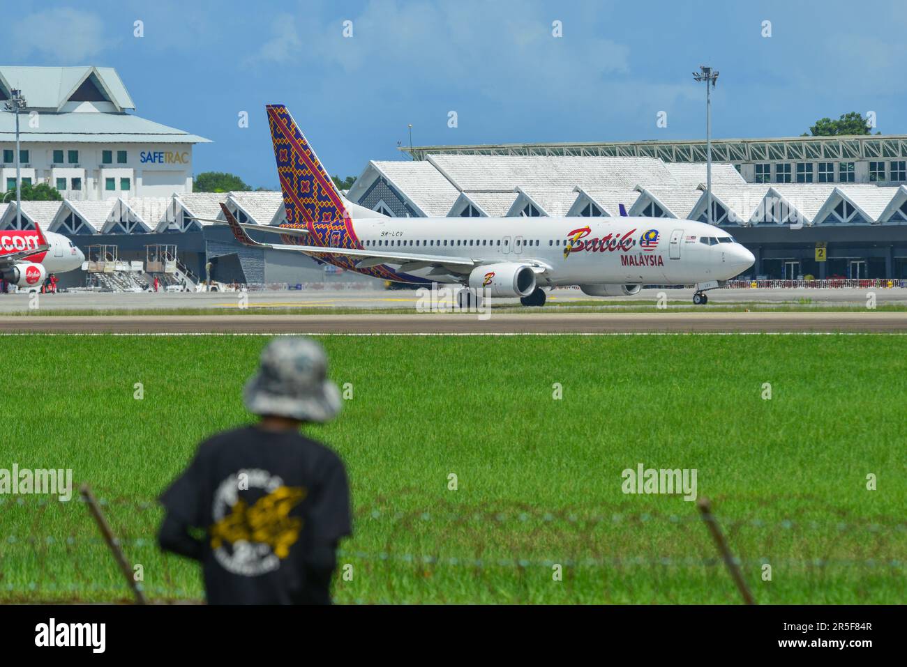 Langkawi, Malesia - 28 maggio 2023. 9m-LCV Batik Air Malaysia Boeing 737-800(WL) tassando all'Aeroporto di Langkawi (LGK), Malesia. Foto Stock