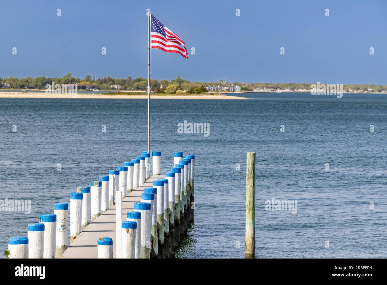 Molo sulla spiaggia di cresent, isola di rifugio, ny Foto Stock