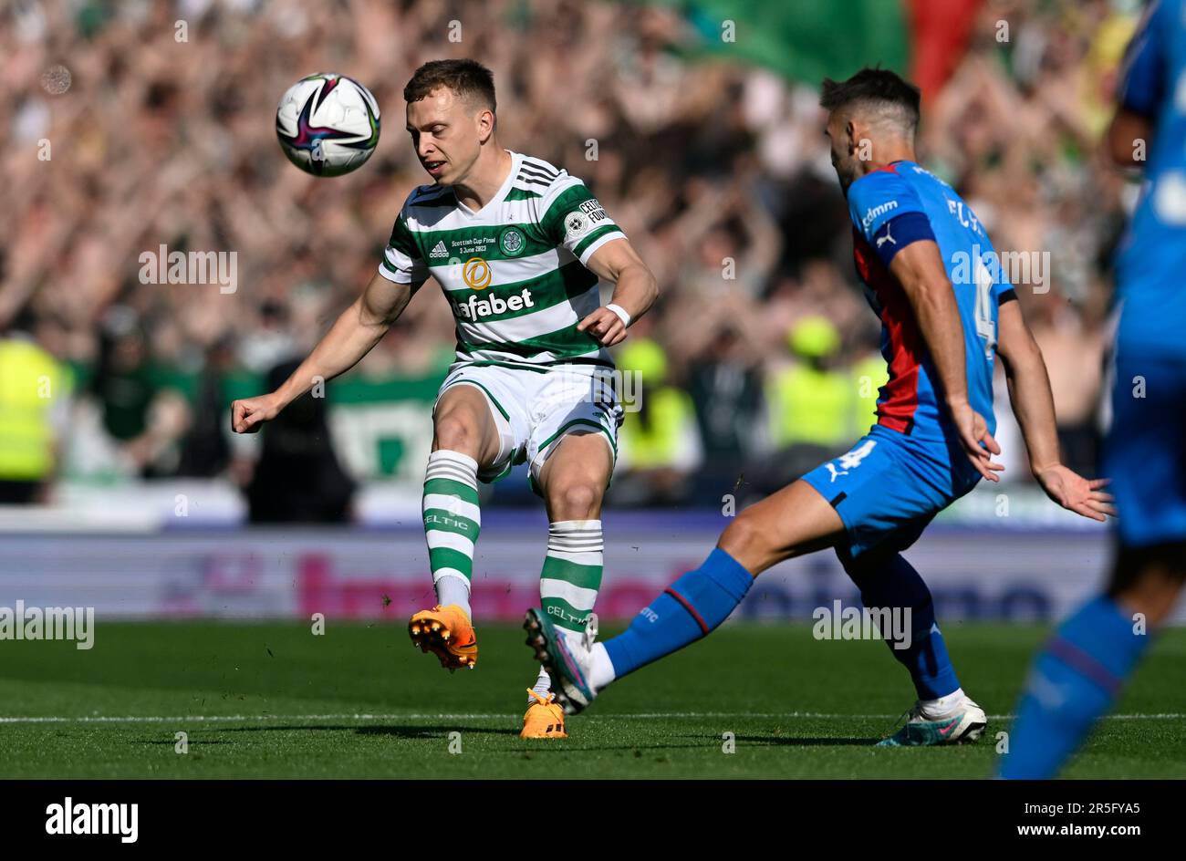 Glasgow, Regno Unito. 3rd giugno, 2023. Alistair Johnston di Celtic e Sean Welsh di Inverness Caledonian Thistle durante la partita di Coppa Scozzese ad Hampden Park, Glasgow. Il credito dell'immagine dovrebbe essere: Neil Hanna/Sportimage Credit: Sportimage Ltd/Alamy Live News Foto Stock