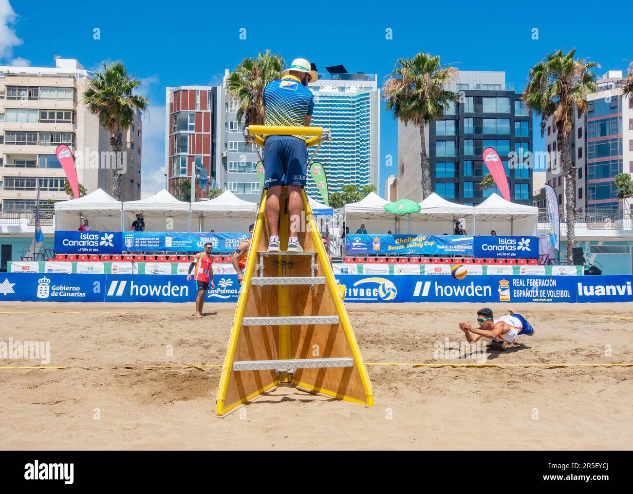Gran Canaria, Isole Canarie, Spagna. 3rd giugno 2023. Concorso internazionale di pallavolo sulla spiaggia cittadina di Las Palmas a Gran Canaria. Credit: Alan Dawson/Alamy Live News. Foto Stock