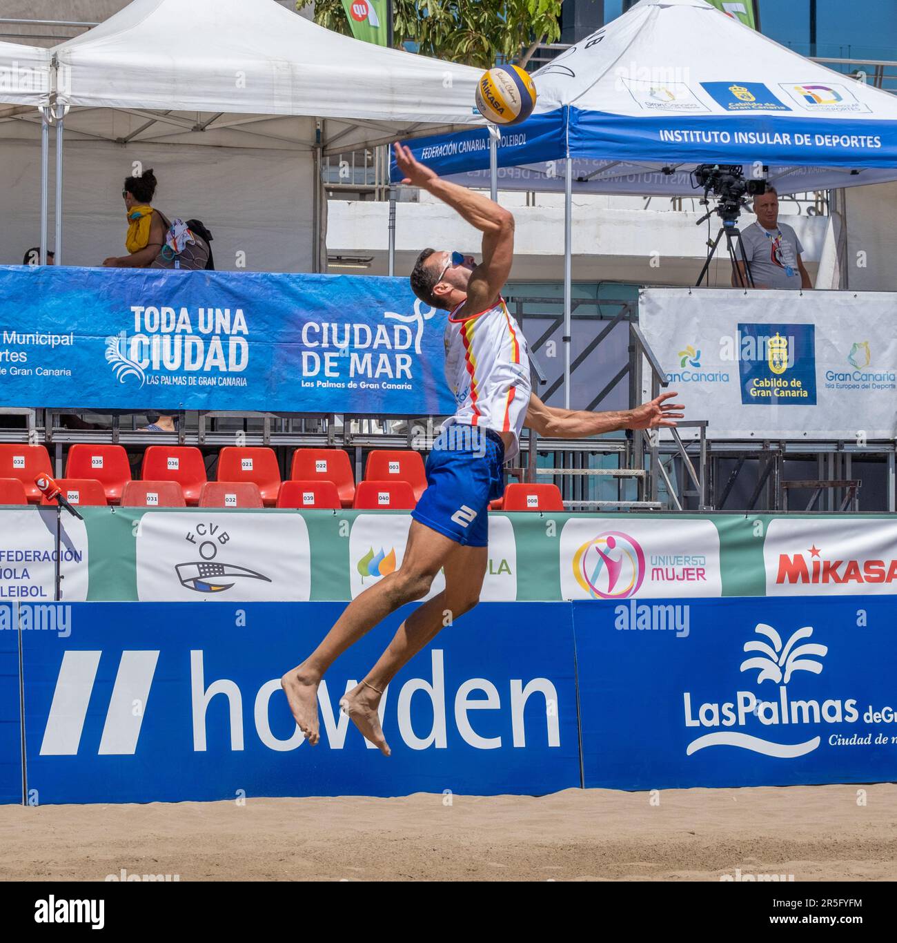 Gran Canaria, Isole Canarie, Spagna. 3rd giugno 2023. Concorso internazionale di pallavolo sulla spiaggia cittadina di Las Palmas a Gran Canaria. Credit: Alan Dawson/Alamy Live News. Foto Stock