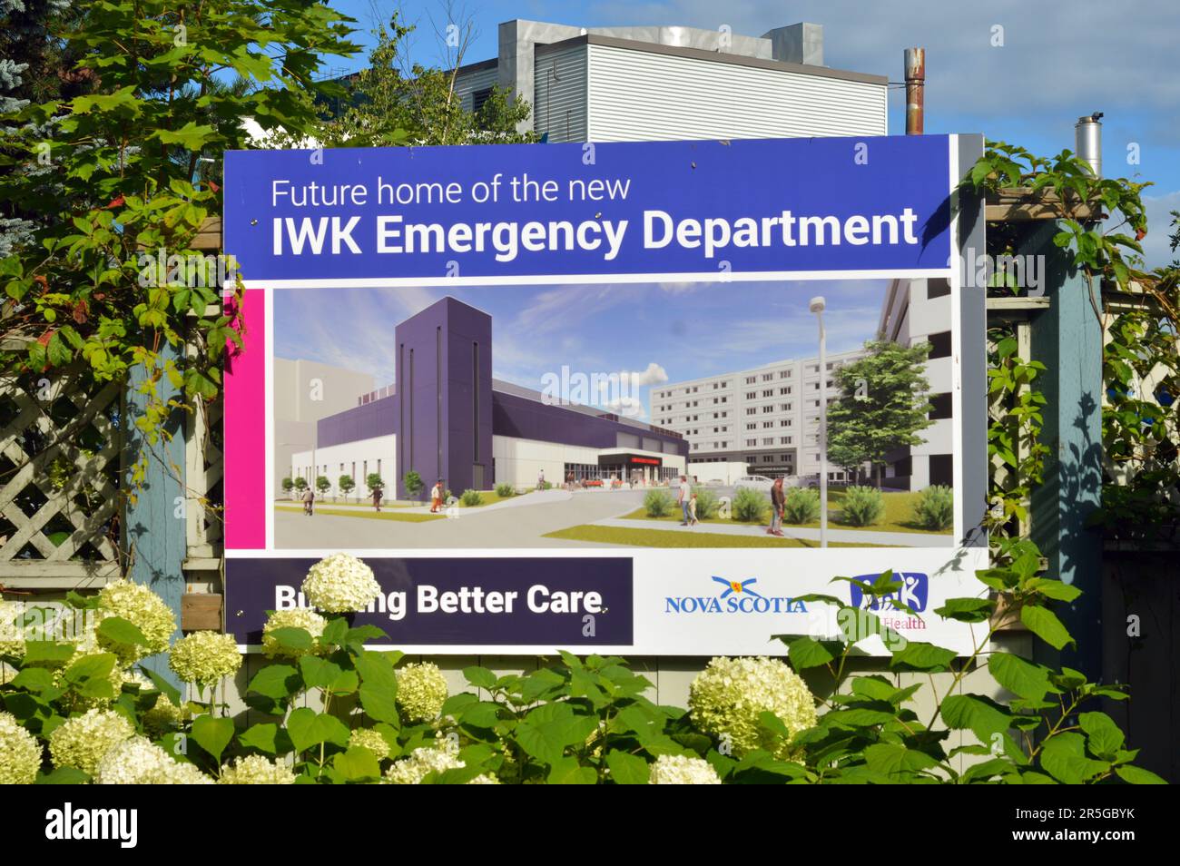 Segnaletica che mostra il rendering del futuro reparto di emergenza del Centro sanitario IWK su University Avenue a Halifax, Nuova Scozia, Canada (2022) Foto Stock