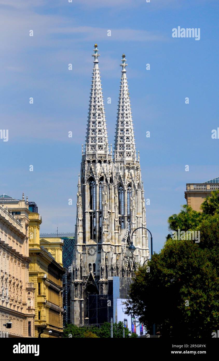 Austria, Vienna, Votivkirche, Chiesa Cattolica Romana Foto Stock