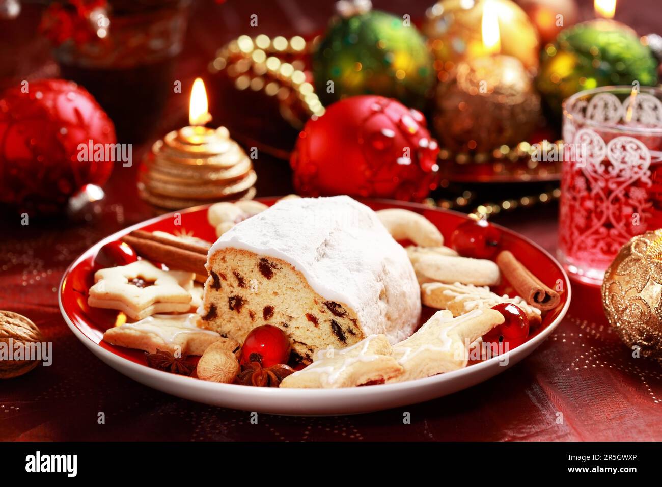 Natale stollen con biscotti di pan di zenzero Foto Stock