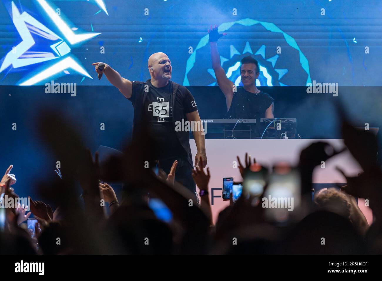 Bergamo, Italia. 03rd giugno, 2023. Stazione NXT, Bergamo, Italia, 03 giugno 2023, Jeffrey Jay e Maury, Eiffel 65 durante Eiffel 65 - Concerto di Musica Credit: Live Media Publishing Group/Alamy Live News Foto Stock