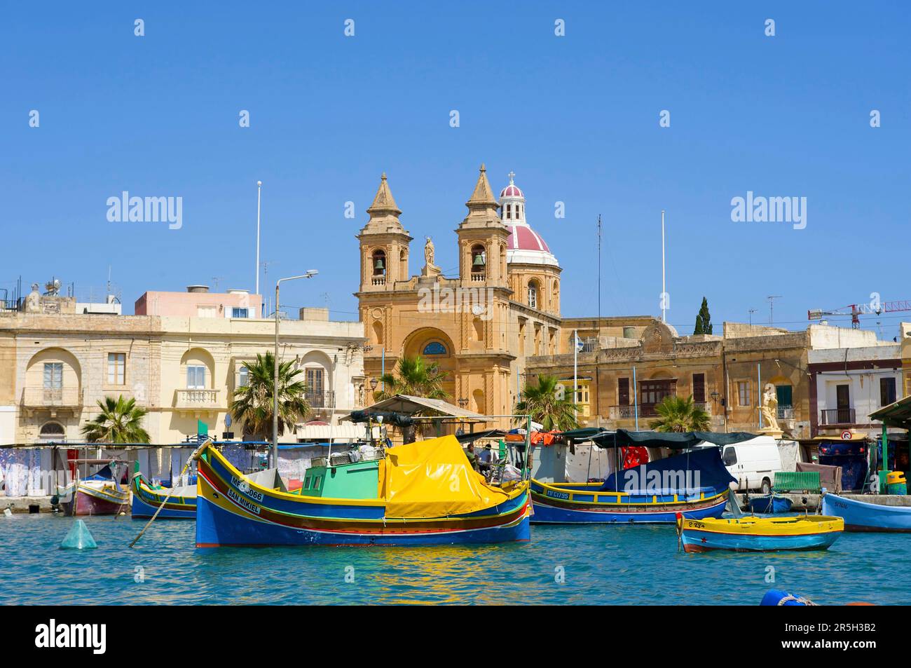 Tradizionali barche da pesca di Marsaxlokk, Malta Foto Stock