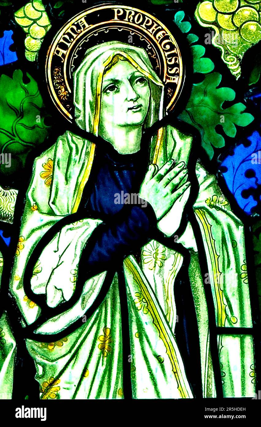 Profetessa Anna, vetrata, di Charles Kempe, 1879, Stanhoe, Norfolk, Inghilterra, Regno Unito Foto Stock Profetessa Anna, vetrata, di Charles Kempe, 1879, Stanhoe, Norfolk, Inghilterra, Regno Unito Foto Stock