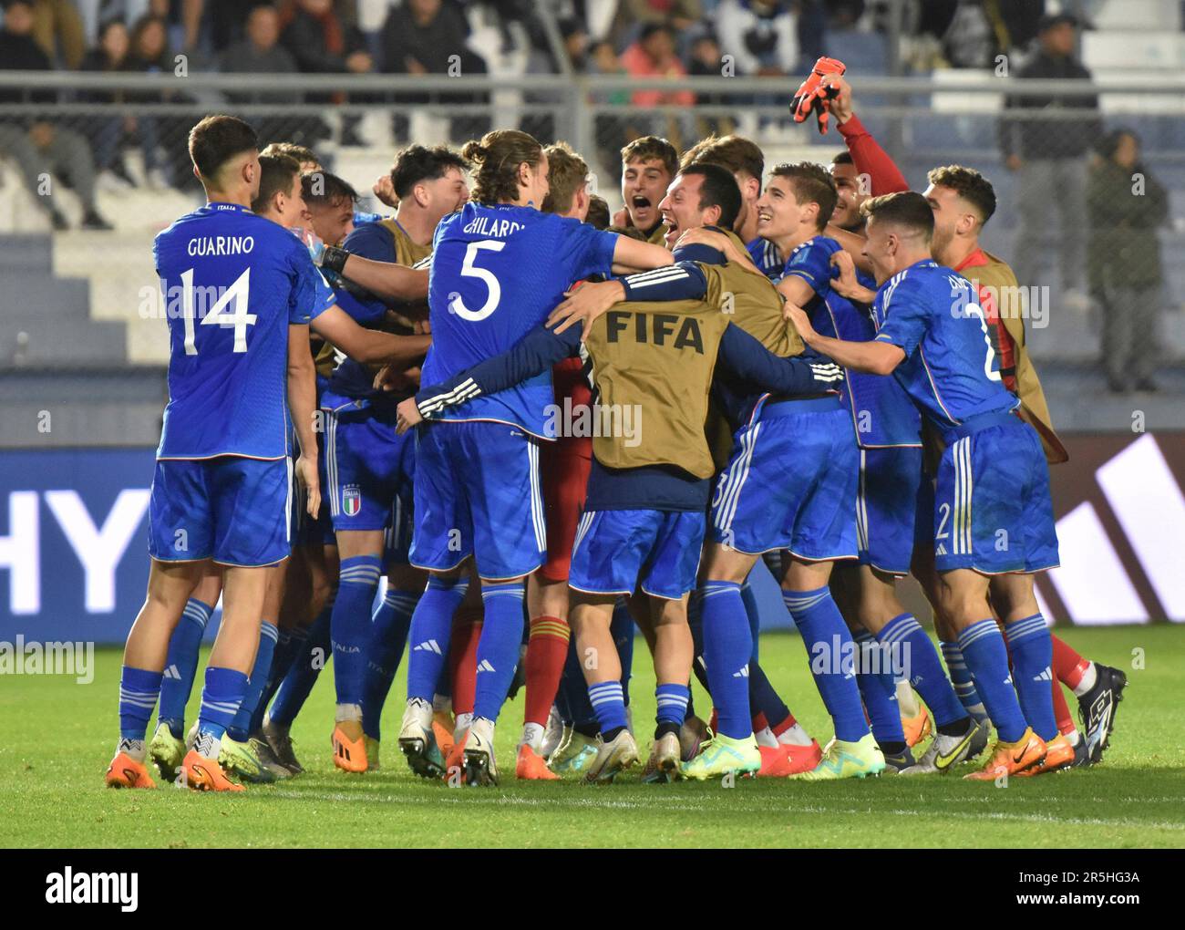 (230604) -- SAN JUAN, 4 giugno 2023 (Xinhua) -- i giocatori italiani festeggiano la vittoria dopo la partita di finale della Coppa del mondo FIFA U20 tra Italia e Colombia a San Juan, Argentina, 3 giugno 2023. (TELAM/Handout via Xinhua) Foto Stock