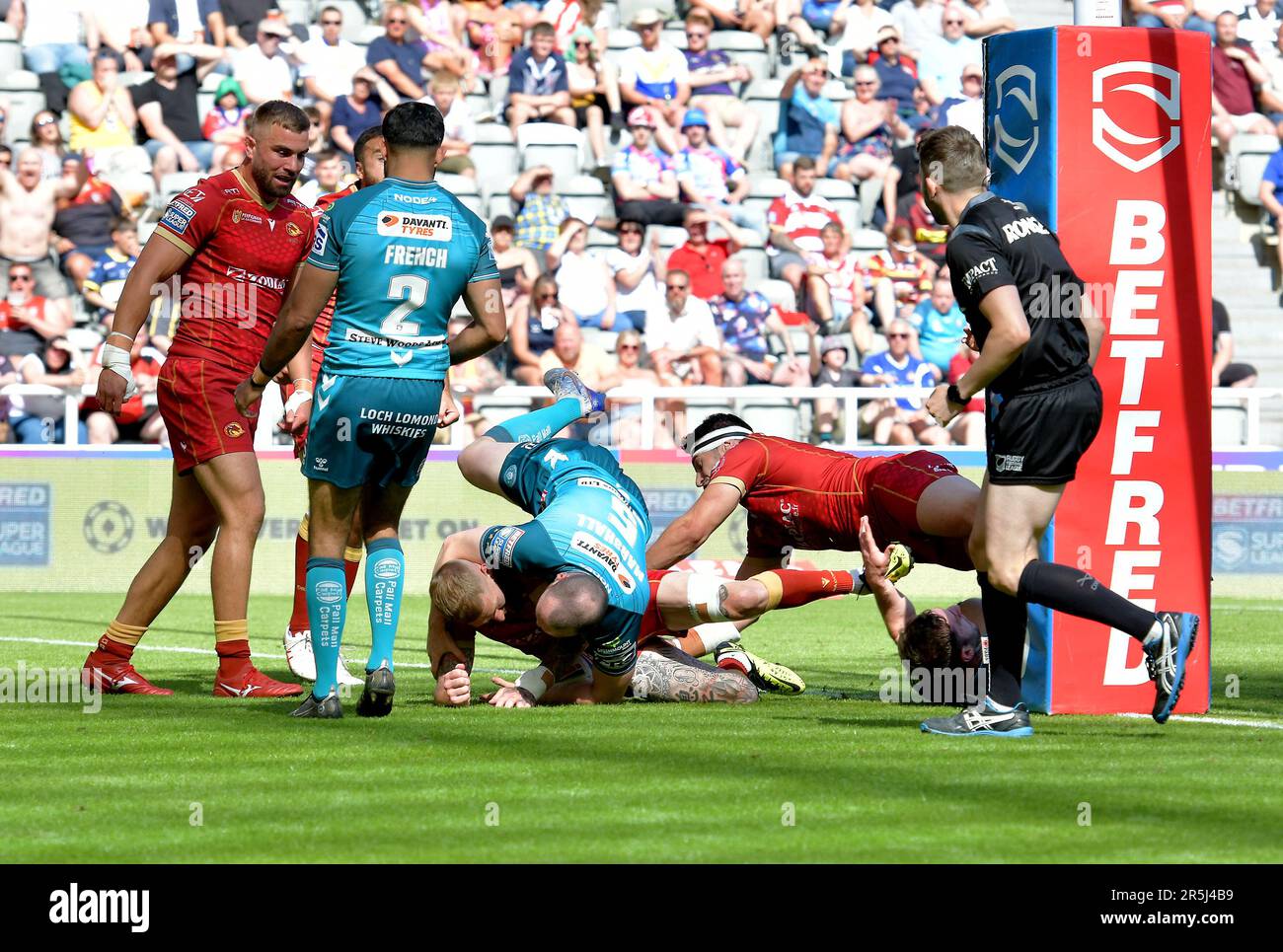 Newcastle, Regno Unito. 03rd giugno, 2023. Betfred Super League Rugby, Magic Weekend, St James Park, Newcastle, sabato 3rd giugno 2023, i draghi catalani vincono i Guerrieri di Guigan, segnano da 46 a 22, UK Credit: Robert Chambers/Alamy Live News Foto Stock