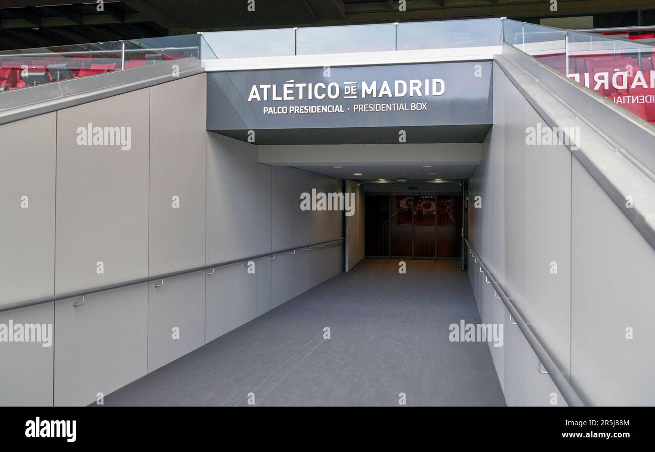 Uscire dal tunnel dei giocatori all'arena Civitas Metropolitano - il parco giochi ufficiale del FC Atletico Madrid Foto Stock
