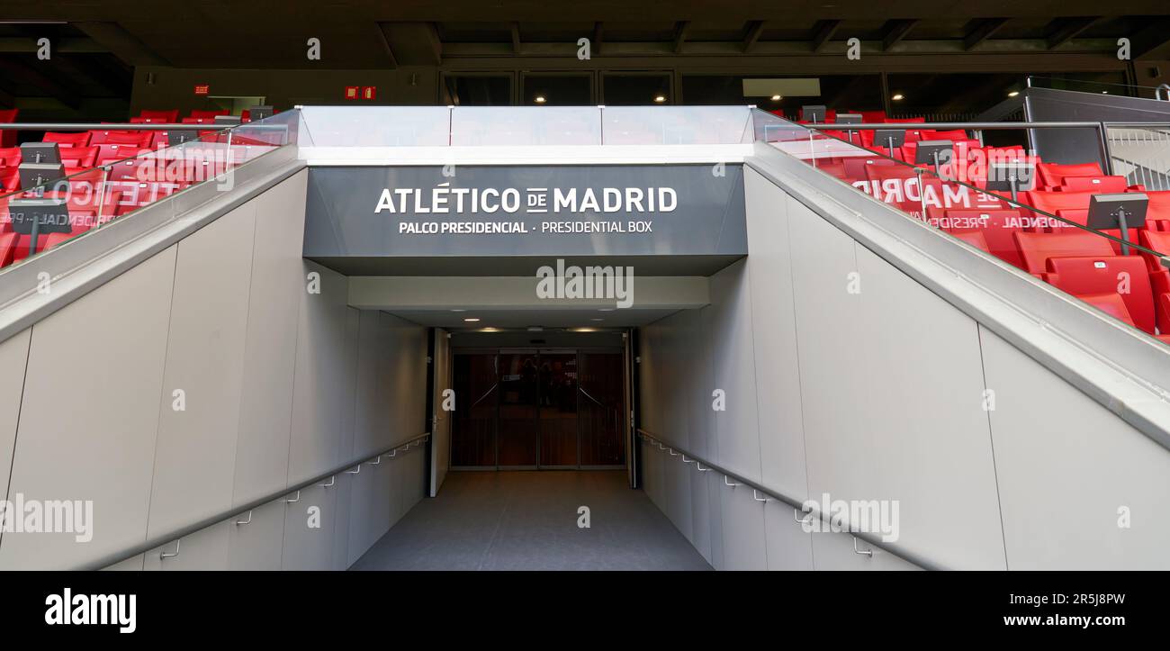 Uscire dal tunnel dei giocatori all'arena Civitas Metropolitano - il parco giochi ufficiale del FC Atletico Madrid Foto Stock