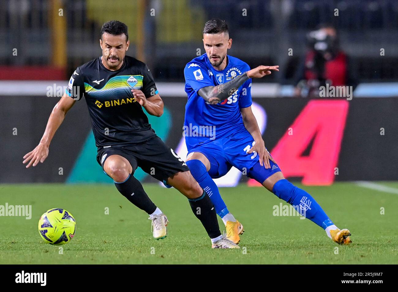 Stadio Carlo Castellani, Empoli, 03 giugno 2023, Pedro Eliezer Rodriguez Ledesma (SS Lazio) e Petar Stojanovic (Empoli FC) durante l'Empoli FC Foto Stock