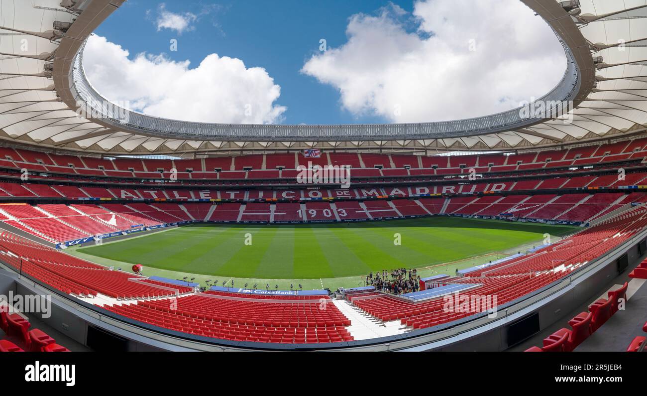 Vista panoramica sul campo dell'arena Civitas Metropolitano - il parco giochi ufficiale del FC Atletico, Madrid Foto Stock